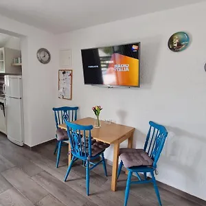 Dado Apartment Cres